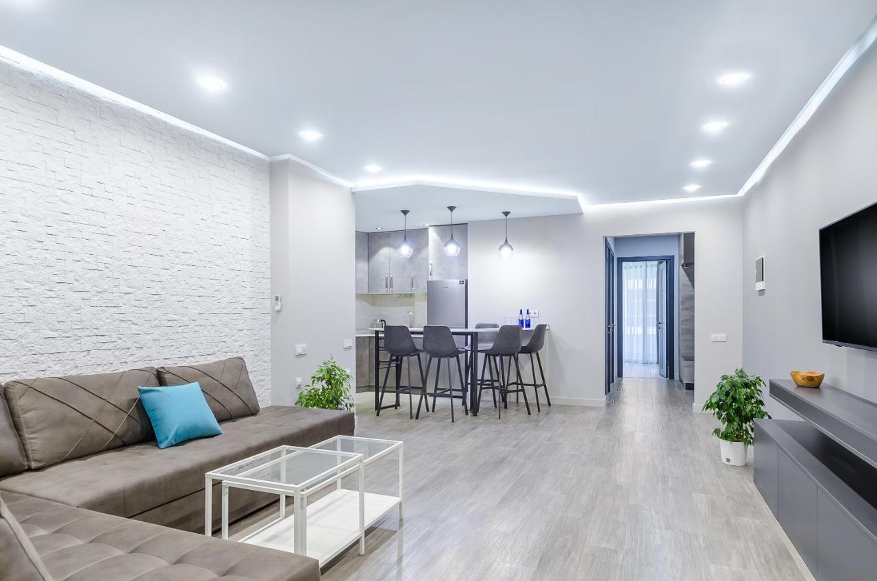 Green Line Apartment Батуми Екстериор снимка