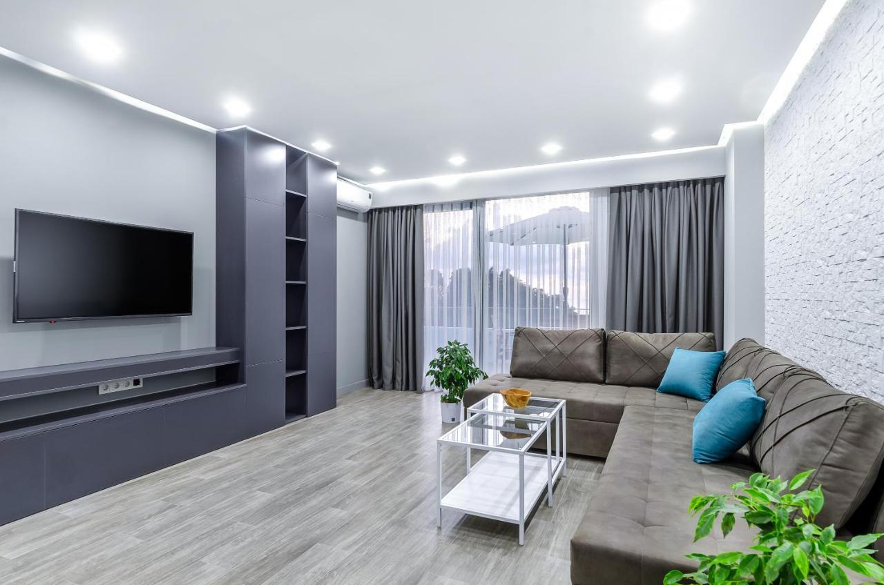 Green Line Apartment Батуми Екстериор снимка